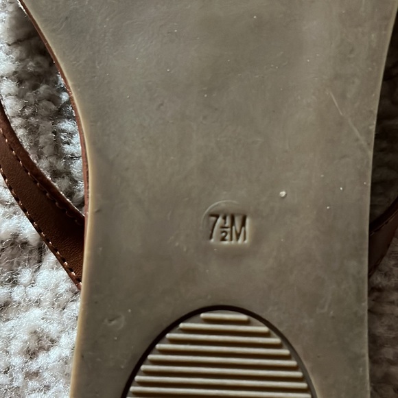 G by Guess Flip flops - Picture 5 of 5